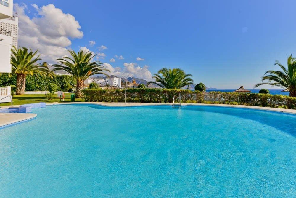 Las Palmeras Nerja Exterior foto