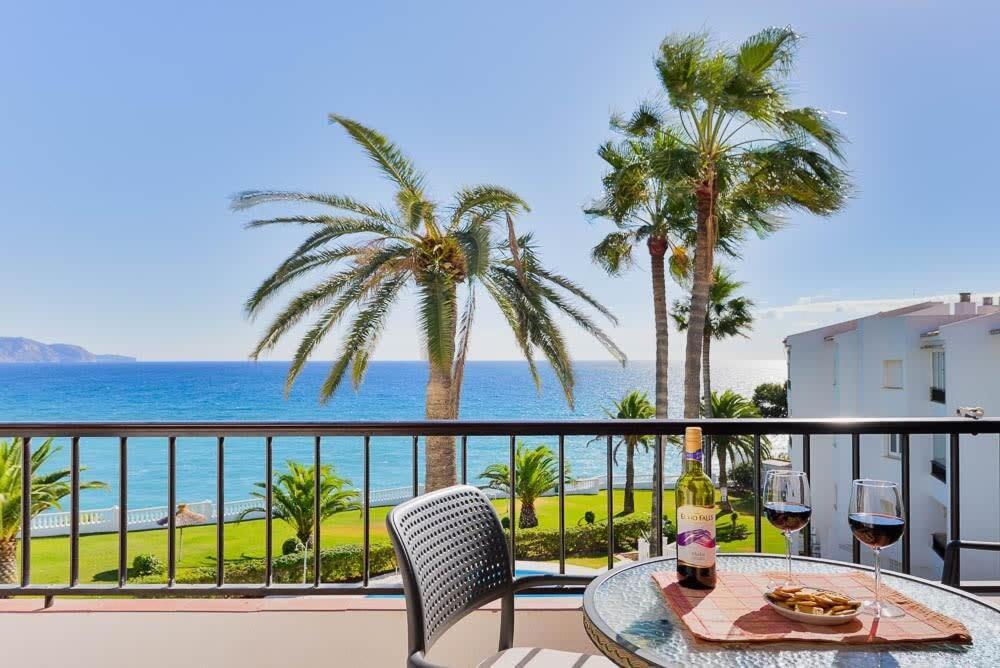 Las Palmeras Nerja Exterior foto